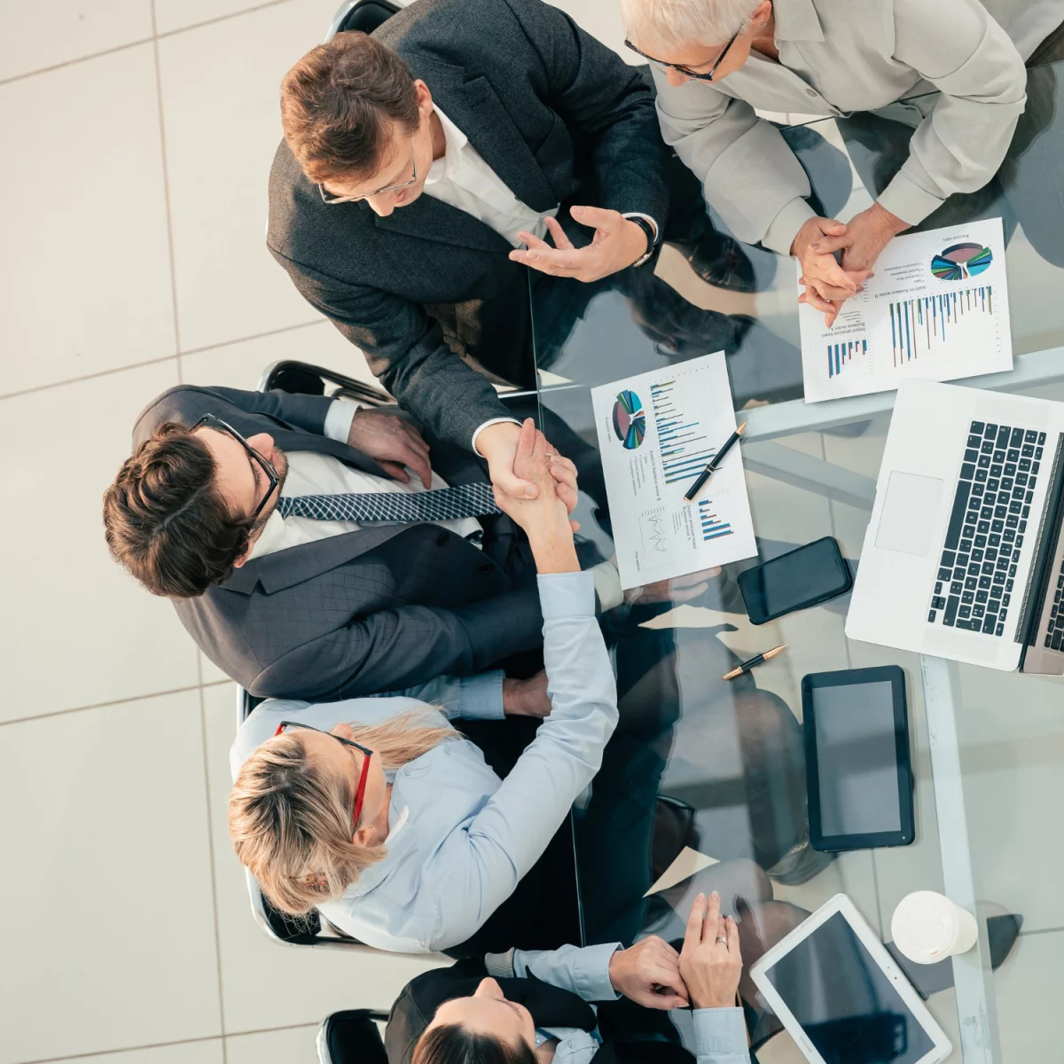 Jak wdrożyć ISO 14001 w małej firmie: praktyczny przewodnik, koszty, obowiązki i korzyści dla biznesu